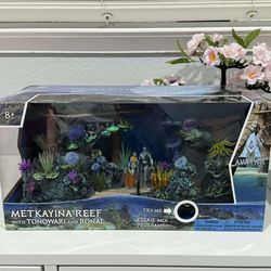 McFarlane Toys Avatar Metkayina Reef Light-Up Collectable Tonowari Ronal