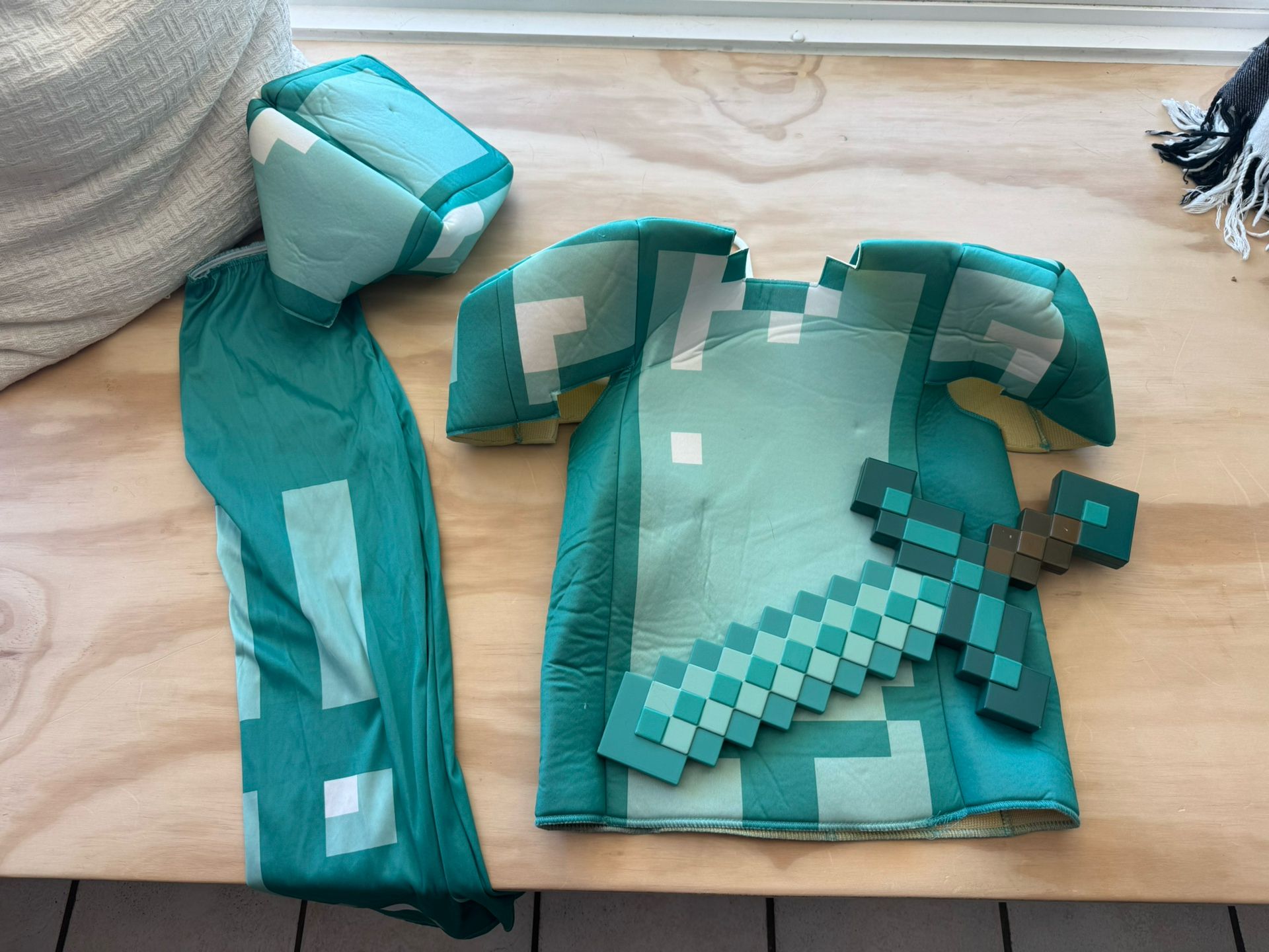Kids Minecraft Armor Deluxe Costume, PLUS Added Sword