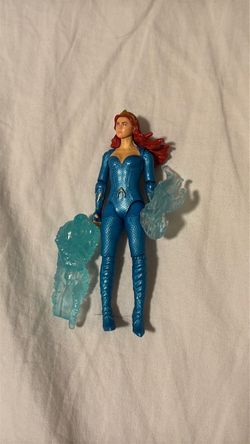 DC multiverse action figure: Mera