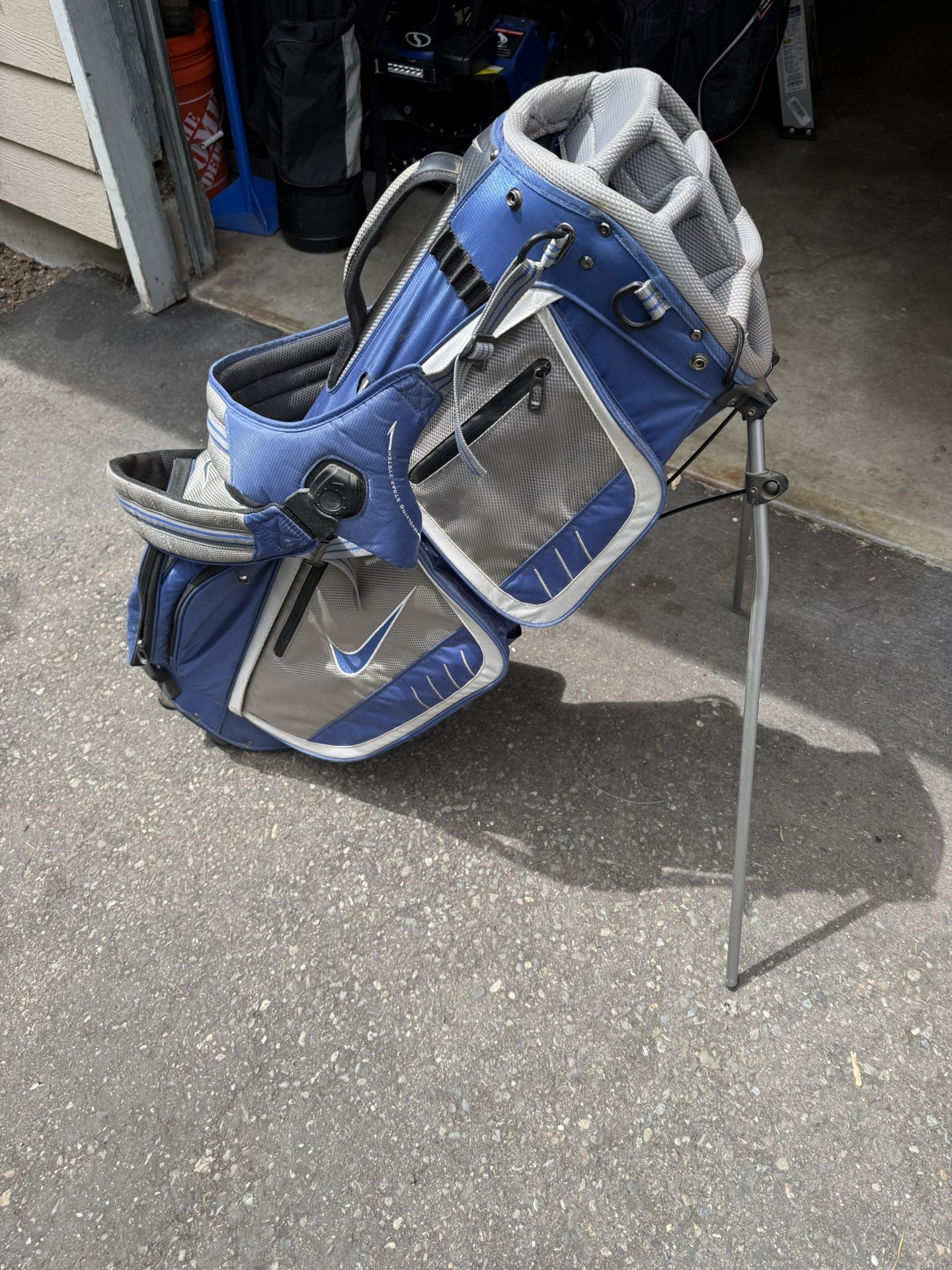 Nike Golf Carry Bag w/Backpack Straps