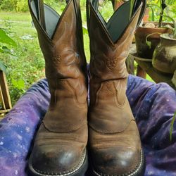 Ariat cowgirl boots