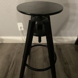 Black Stool (height adjustable)
