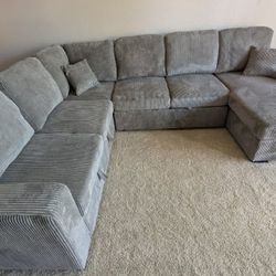 New Sleeper Sectional Sofa Bed Couch With USB and Storage! Free Delivery 🚚!