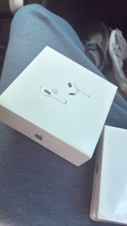 🍏 AirPods Gen 4