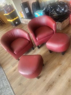 2 chairs with  foot rest