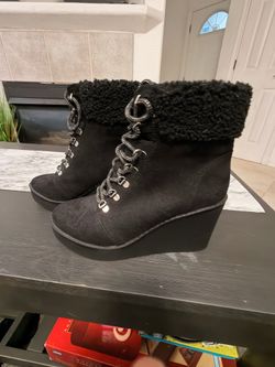 ESPRIT black suede boots