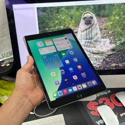 Apple iPad 8th 32GB WiFi And Cellular (unlock) 