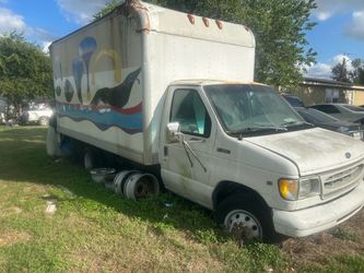 98. Ff 350. Box. Truck   Needs fuel pump