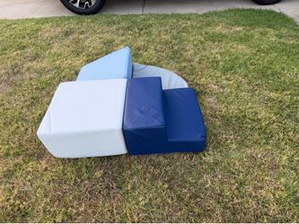 Toddler climbing structure