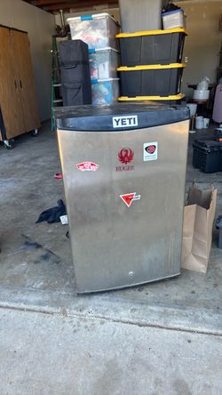 Mini fridge