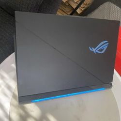 Asus Rog Strix Scar 18 Core i9 14900HX, 96GB Ram, 4TB SSD, Windows 11
