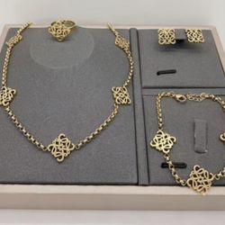 Amazing Set 😍😍stainless Steel 4 Pcs 