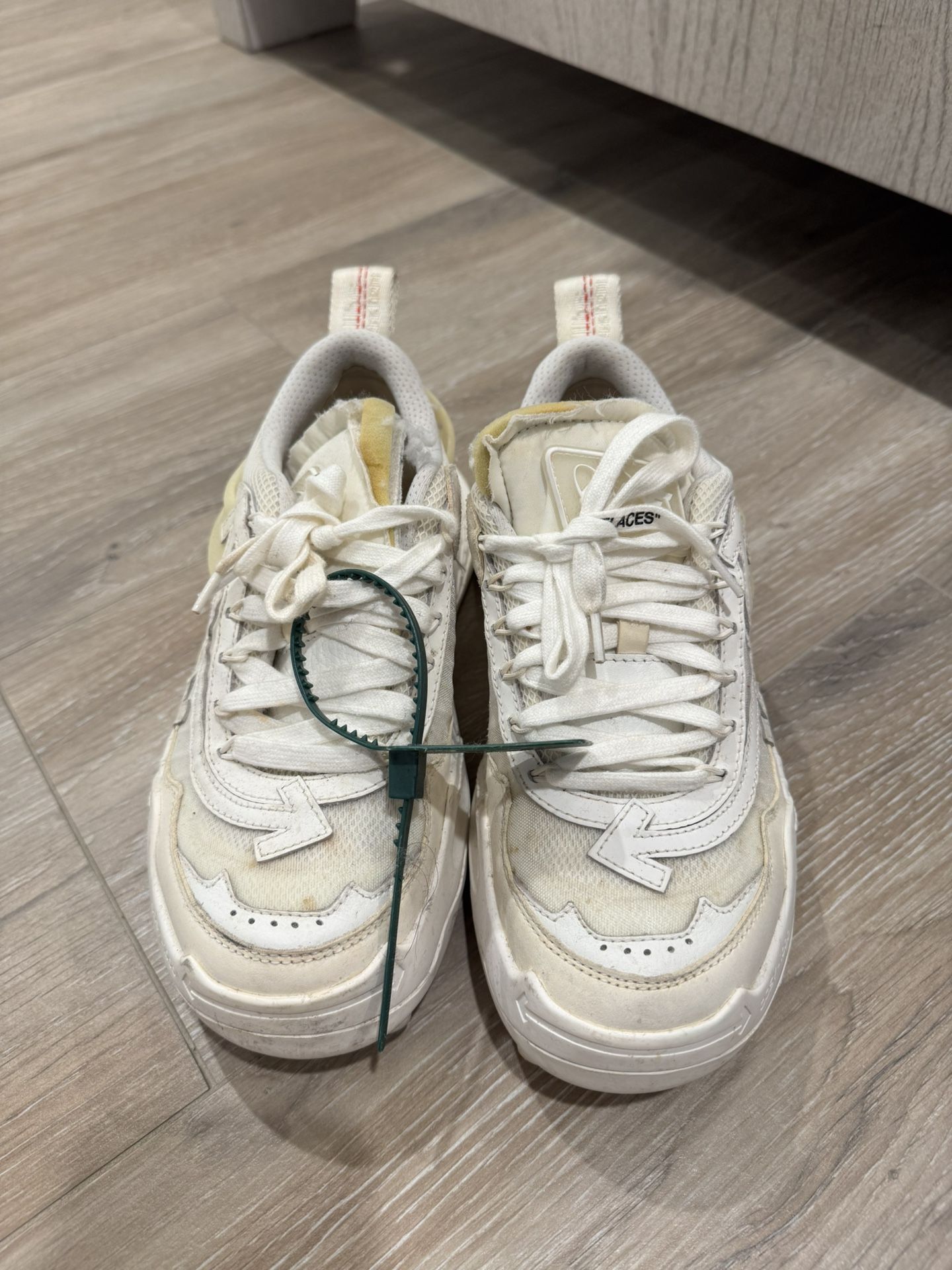 OFF WHITE womens Tennis Shoes