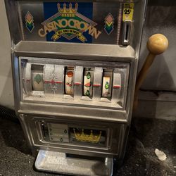 Slot machine - Casino Crown