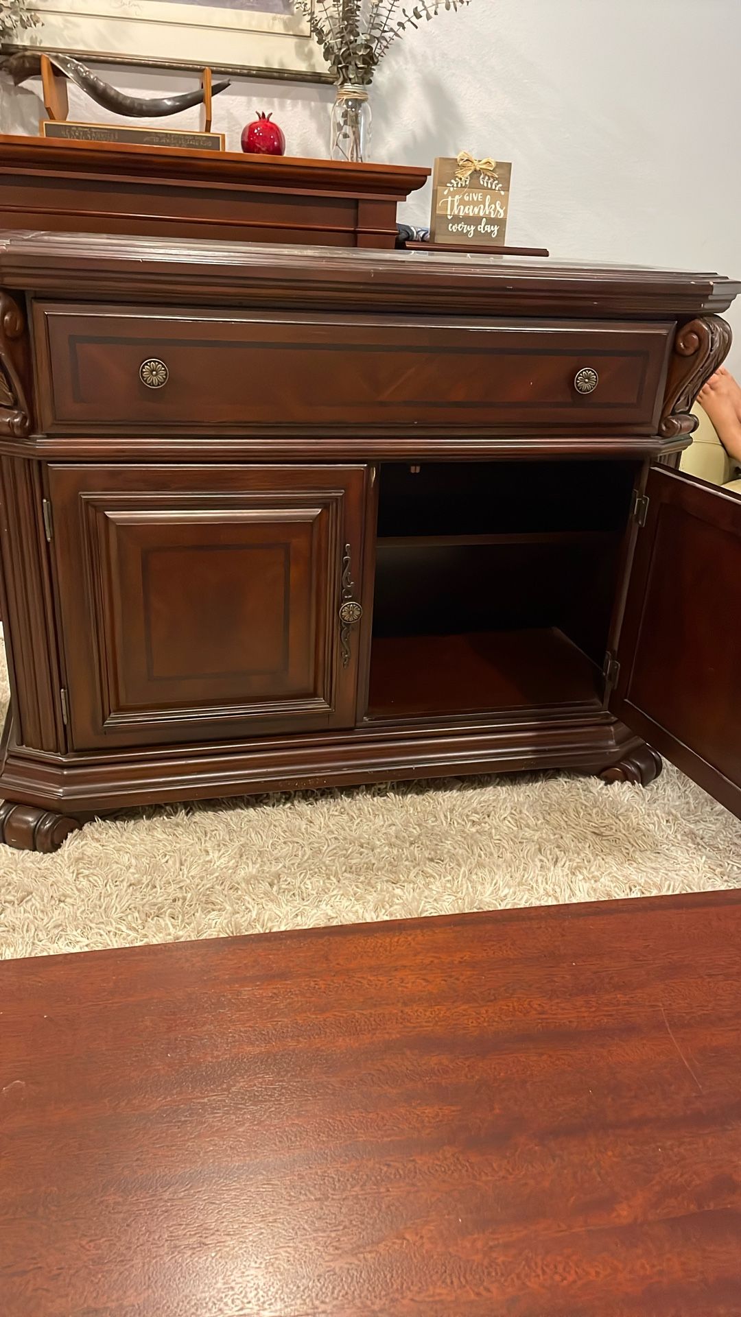 Buffet/coffee Bar