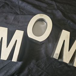Mom Pitcher Frame