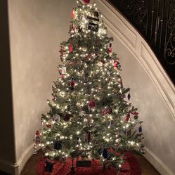 Front gate Christmas Tree 