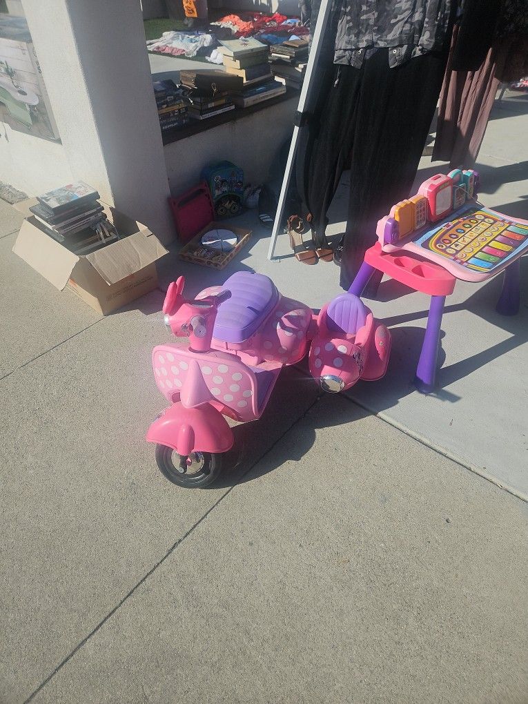 Yard Sale Today Until 6 And Tomorrow. 60th And Jaymills Avenue In Long Beach