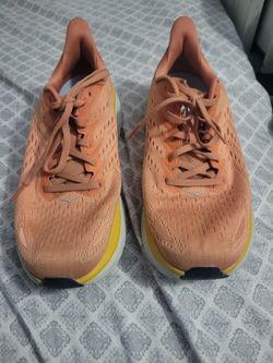 Hoka
Women's Hoka Clifton 8 Wide