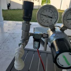 CO2 Tank , Regulator And Metering Valve For Calcium Reactor