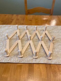 Wood expandable 13 peg rack. Multi purpose. Good condition.