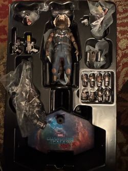 Hot Toys Marvel Guardians of the Galaxy Vol.2 Rocket Raccoon 1:6 scale + little Groot Figure Deluxe Version
