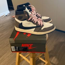 Travis Scott Jordan 1’s