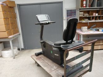 Precor C846 Exercise Bike, Recumbent