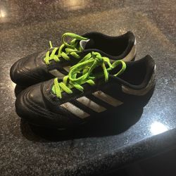 Soccer Shoes Size 1