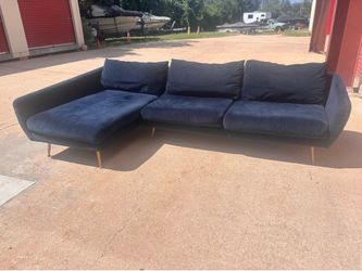 *FREE DELIVERY* Royal Blue Albany Park Velvet Sectional