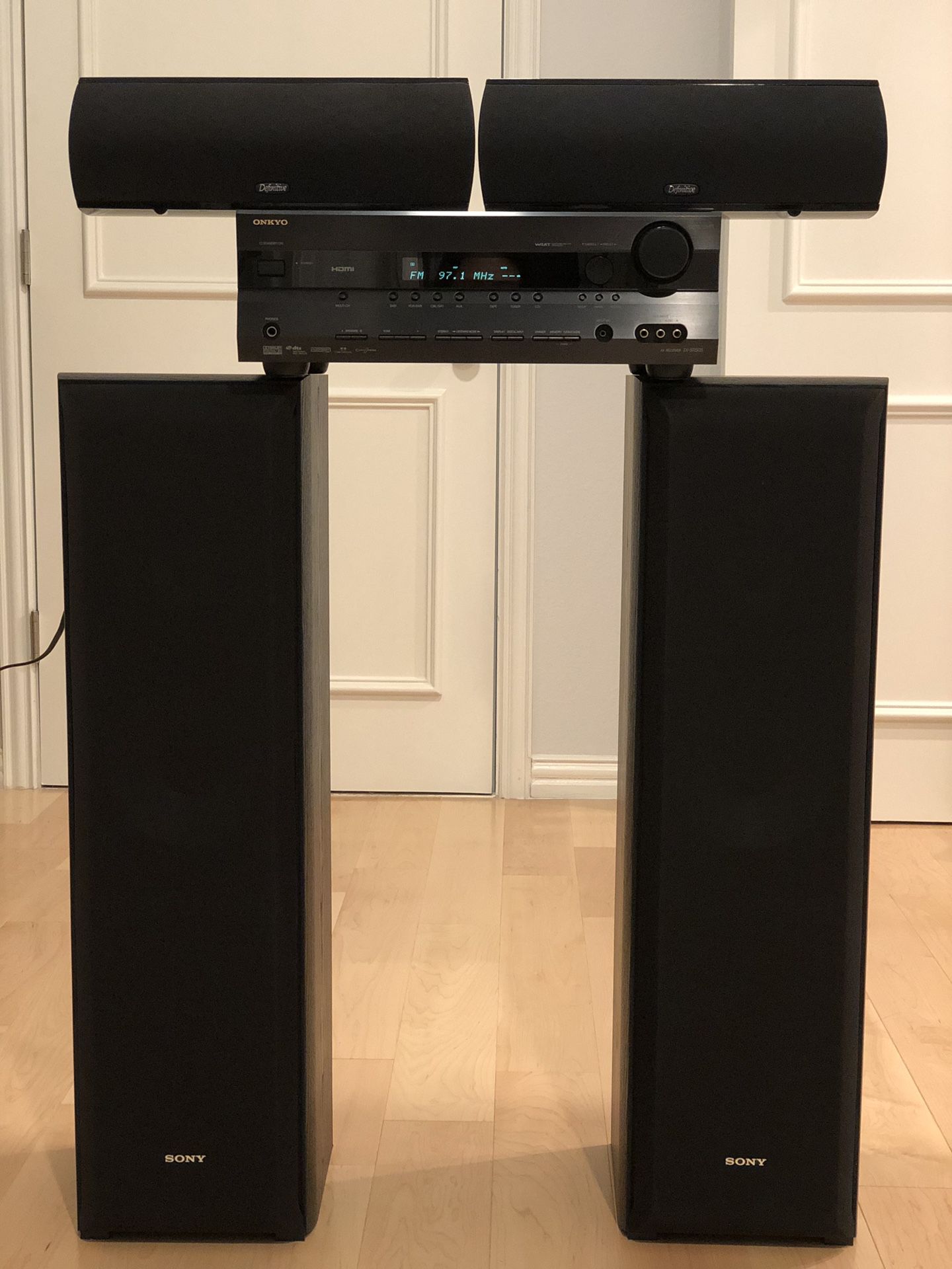 Onkyo 7.1 A/V Receiver with 4 speakers