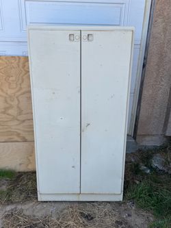 Metal cabinet