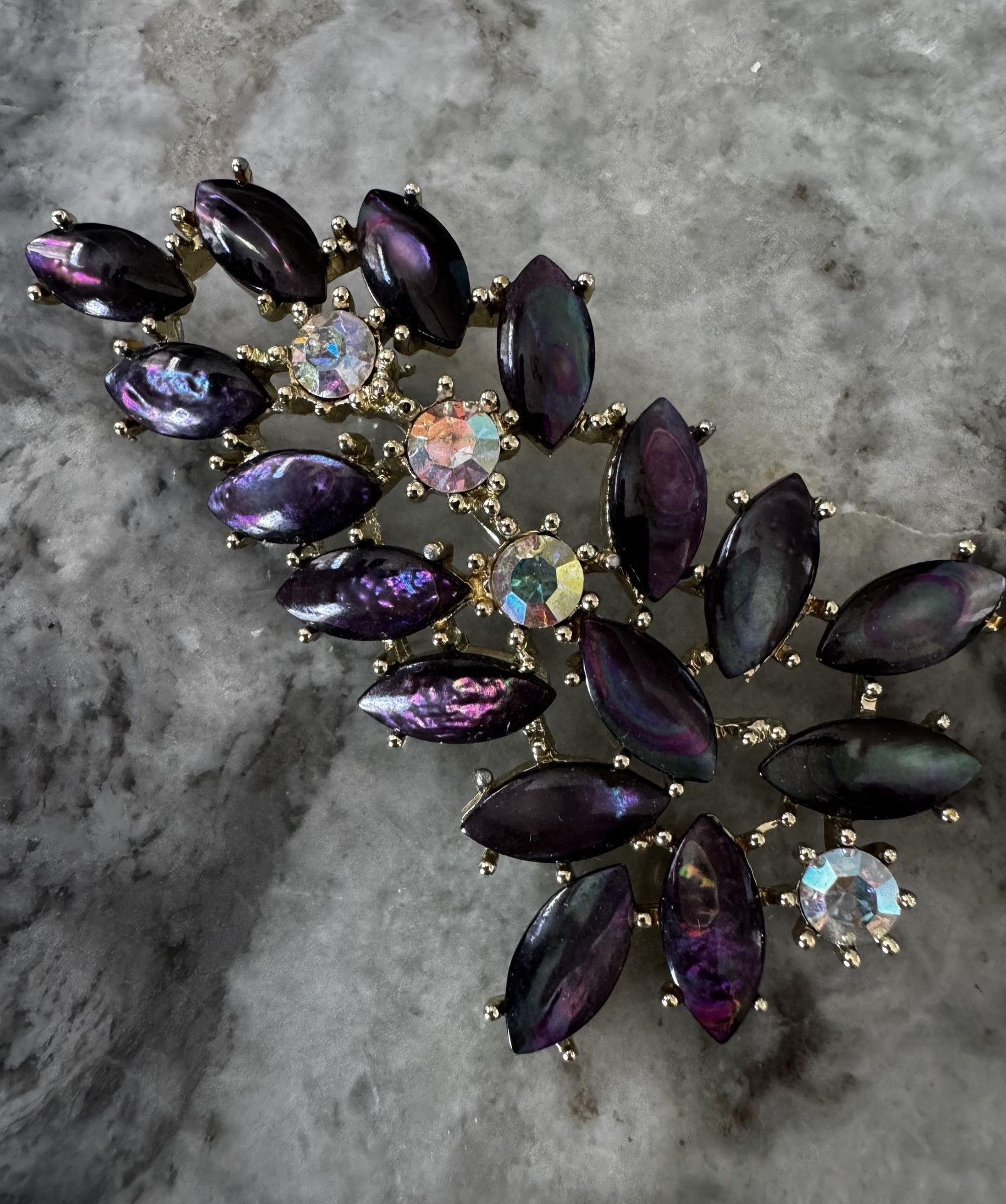 Opalescent Purple Marquise Stone With Aurora Borealis 3” Gold Tone Brooch Signed Tara