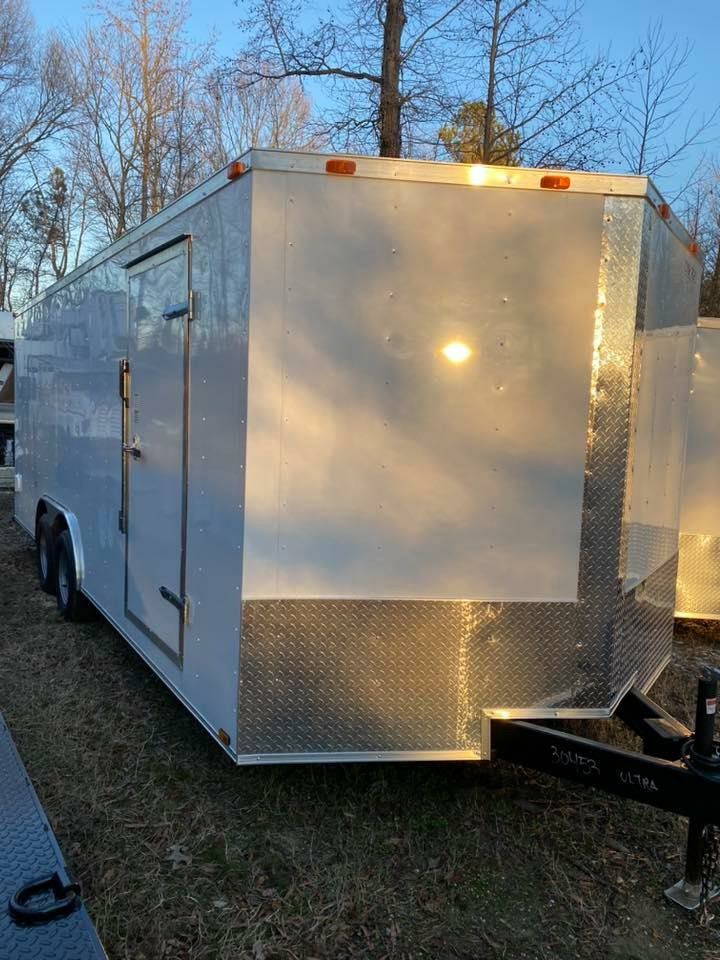 VNOSE ENCLOSED TRAILERS ALL SIZES AND COLORS 20FT24FT 28FT 32FT IN STOCK FREE DELIVERY