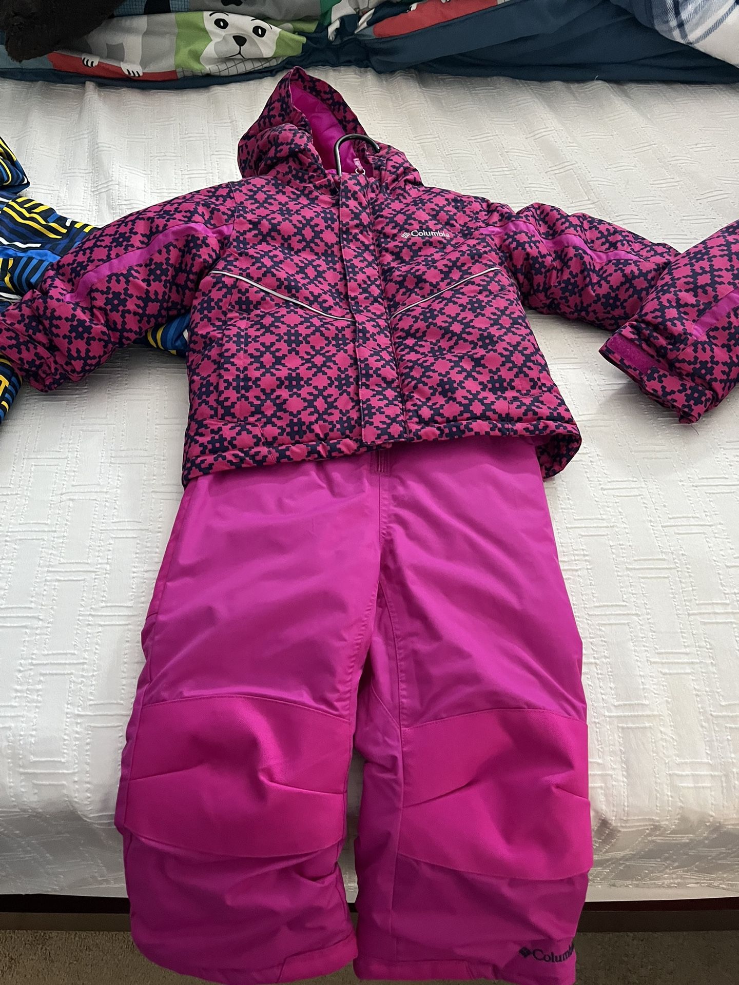 3T Girls Columbia Snowsuit With Overall Pants And Zip Up Hooded Jacket