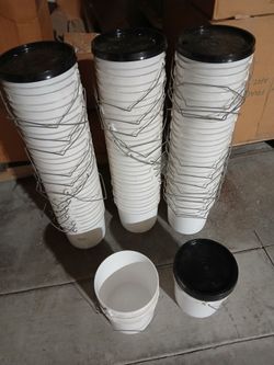 45 botes de un galón para uso de lÃquidos