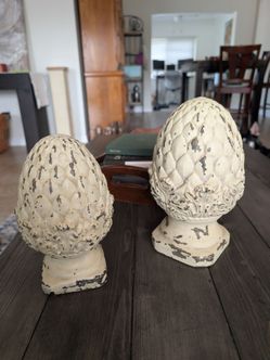 Distressed Cream Pinecone Finial Decor Set of 2