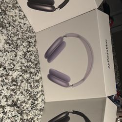 AirPod Maxes 