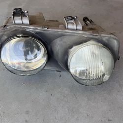 1998 Acura Integra Headlight Assembly Right Passenger Side OEM Genuine