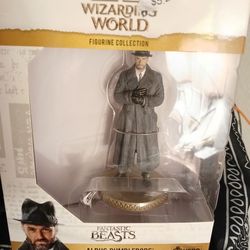 Factory Sealed Albus Dumbledore Figurine !! 