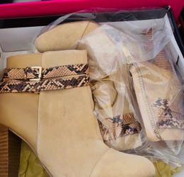 Women’s shoes Size 9