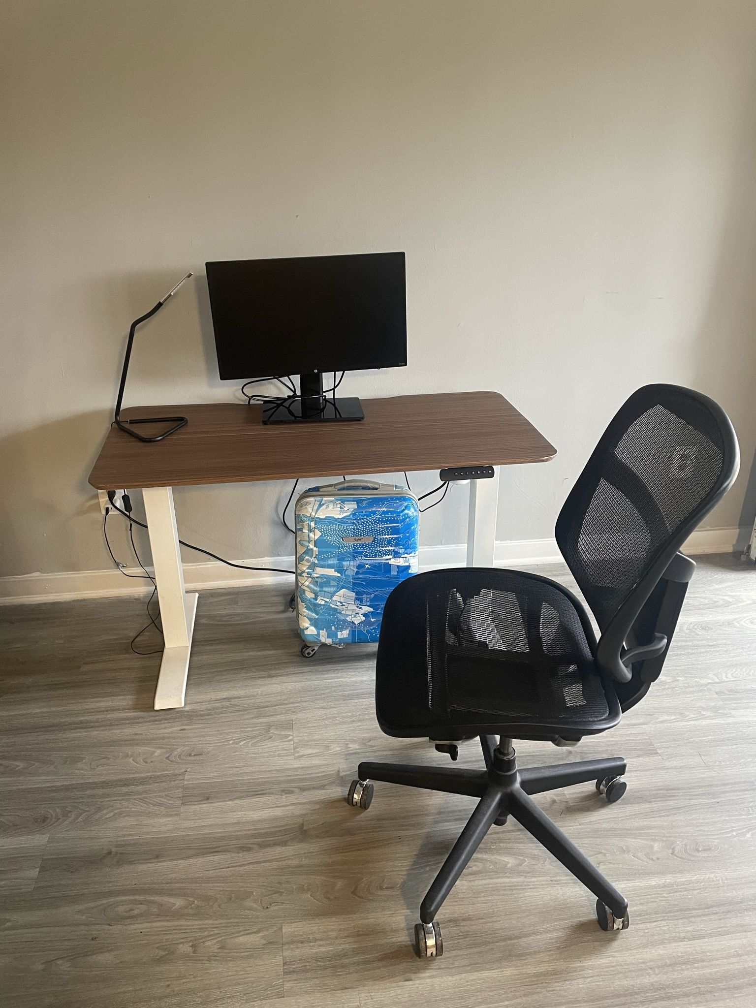 Varimax Standing Desk + Quantum 9000 Chair (bundle)