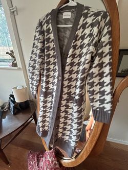 Houndstooth long sweater