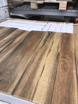Porcelain tile wood look