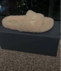 AMIRI FUR SLIDES Size 6