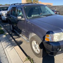 2004 Ford Explorer