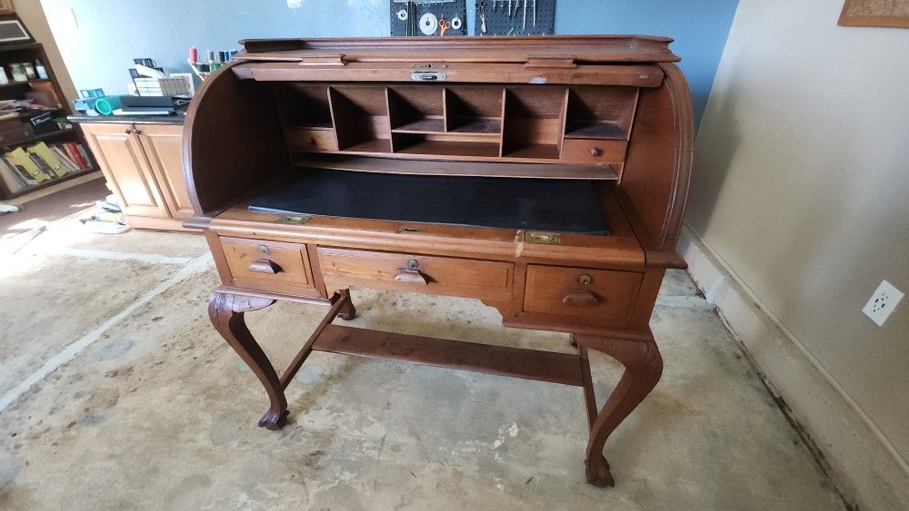 Roll top Desk