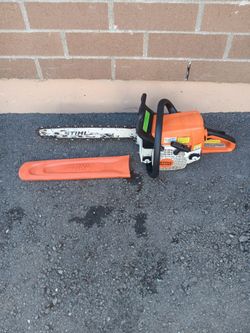 stihl chain saw with 20" bar model MS-250 runs great with cover