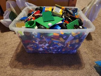 Legos (Pending pick up) ****