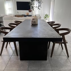 Dining room table